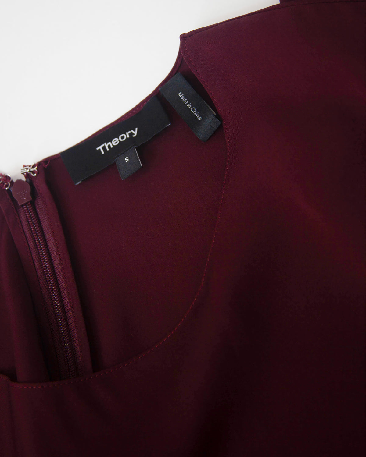 Peplum hodvábny top Theory, S