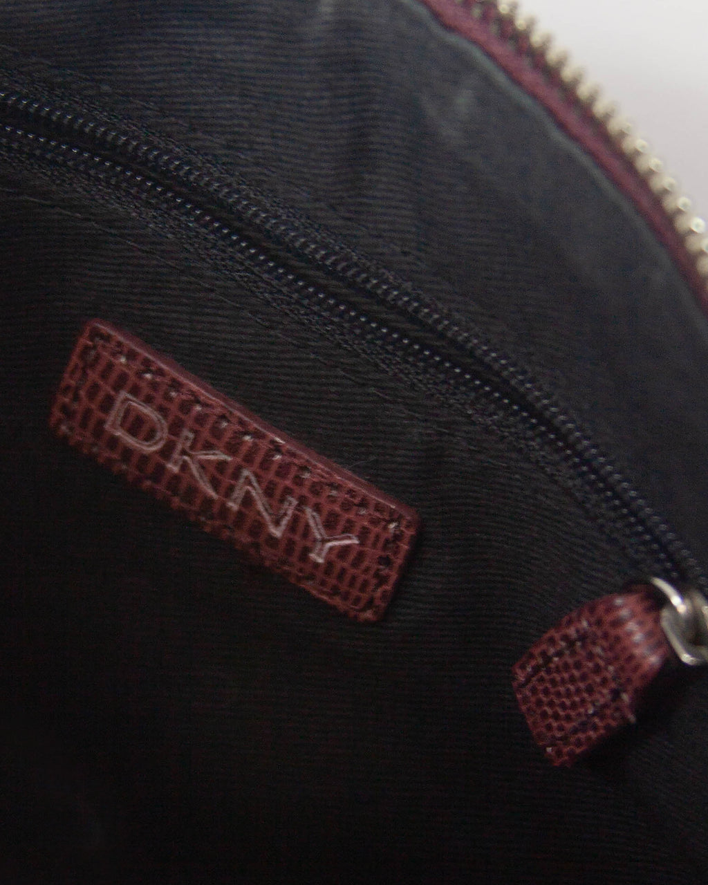 Y2K DKNY bagetová kabelka